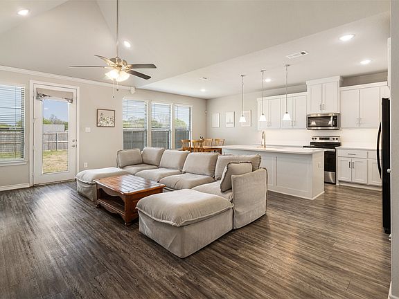 5th image of 347 Preston Rd