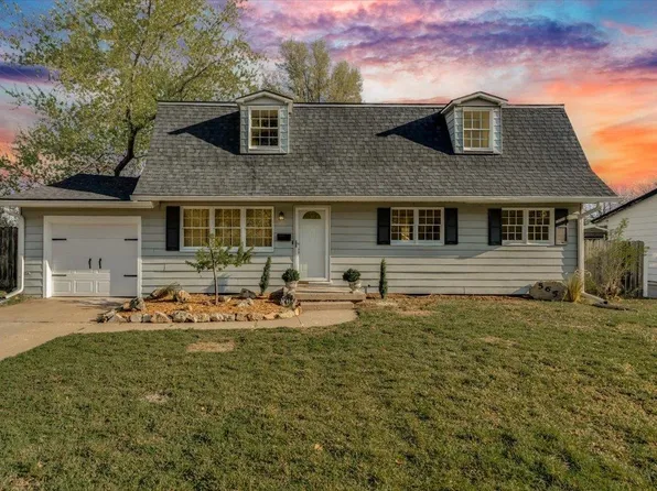 565 S Circle Dr, Derby, KS 67037