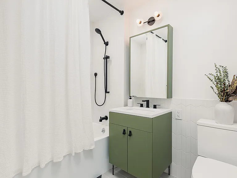 21 Garden St #5J — Photo 10