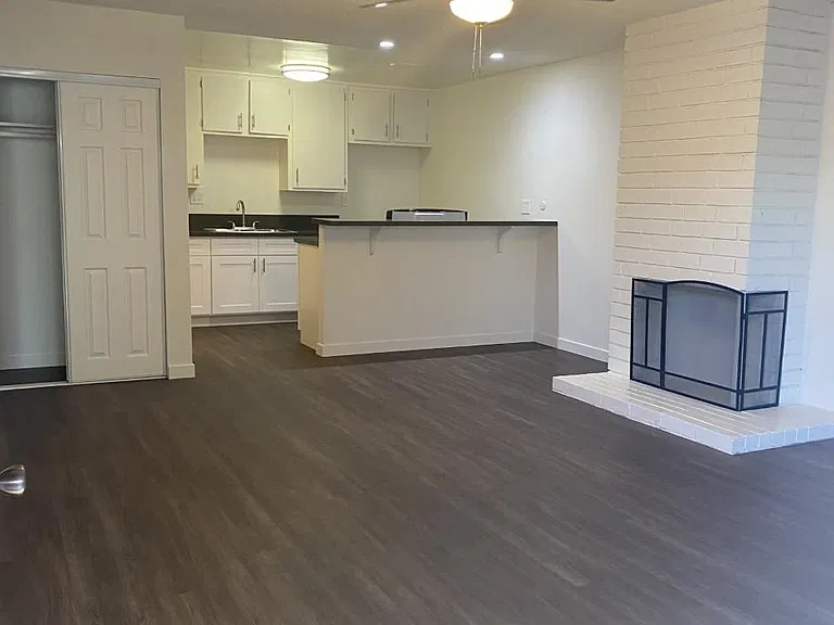 Mel Alma Apartments — Photo 10