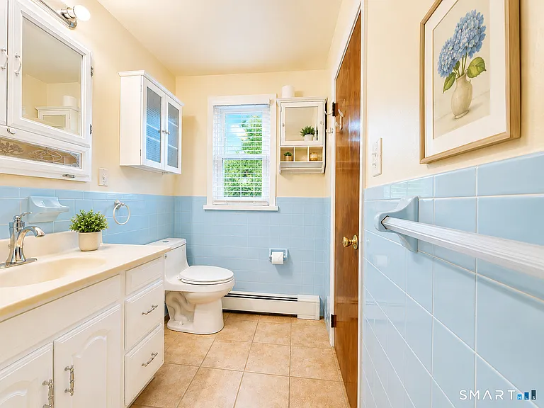 291 Strawberry Hill Ave — Photo 13