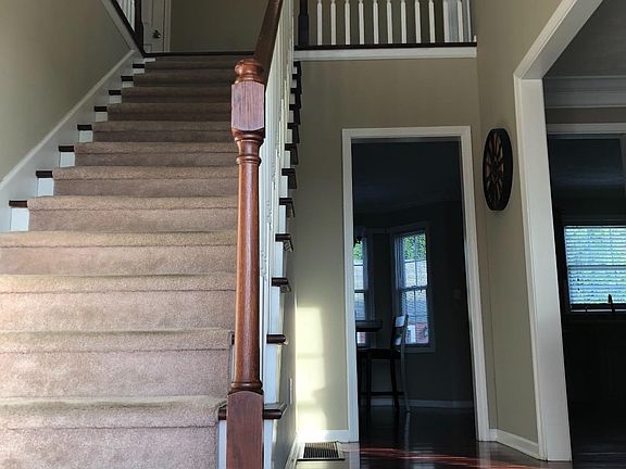5th image of 104 Bennett Dr
