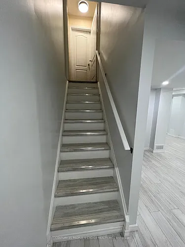 10 Chudleigh Ave #BASEMENT Photo 1