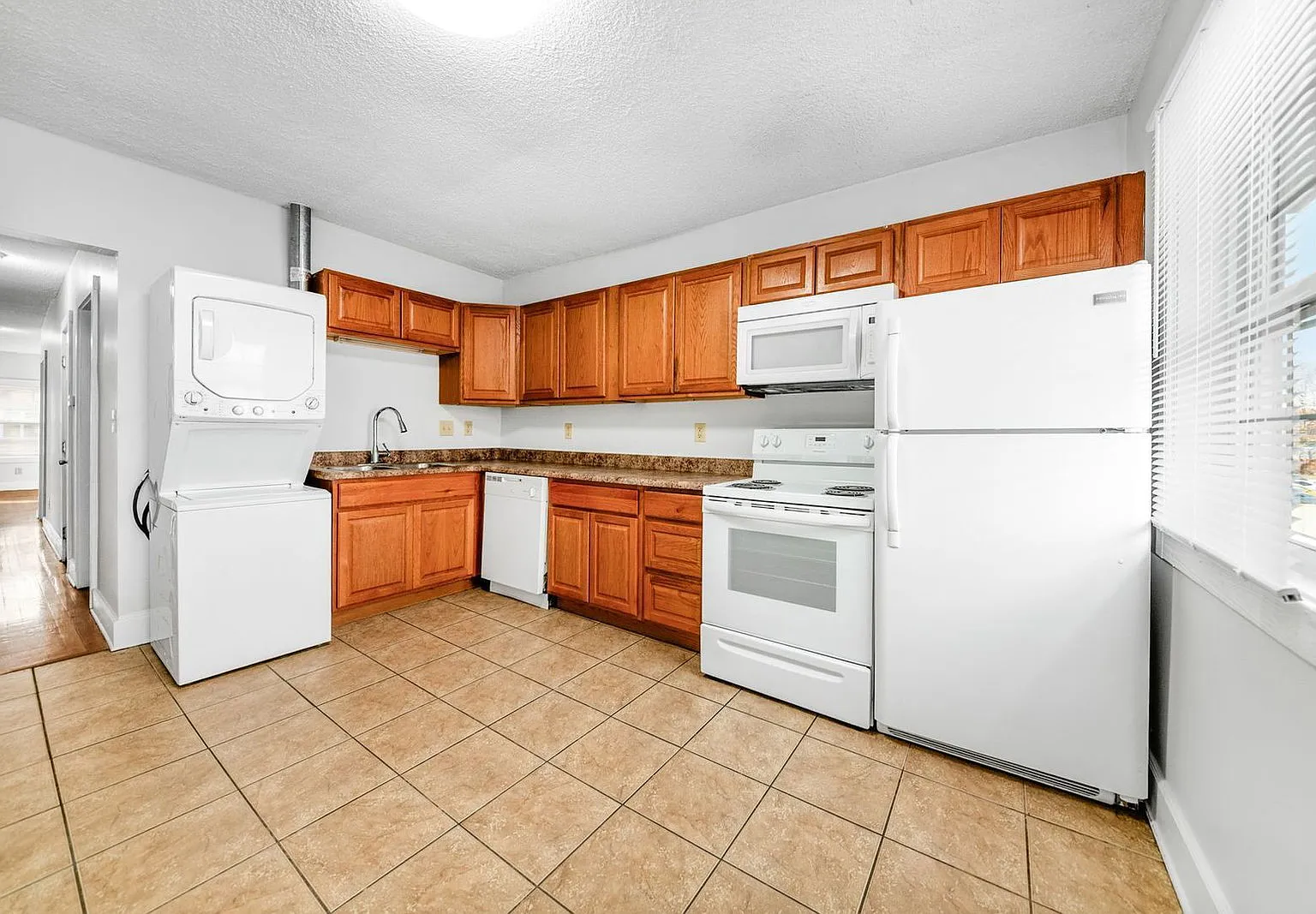 4 bed, 1.0 bath, $1,350 — Photo 1