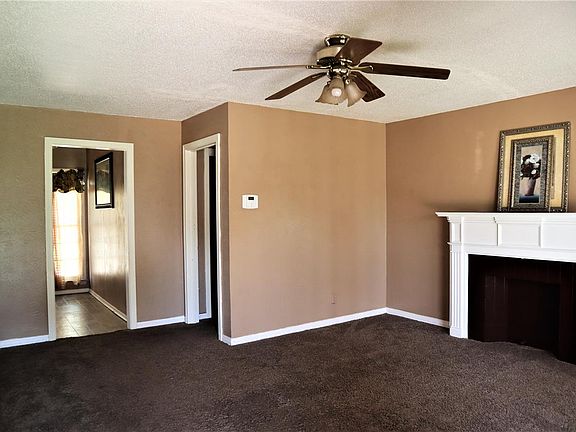 4th image of 1606 E Pine Ave