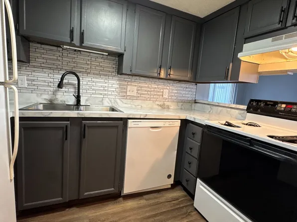 1121 N 28th St, Lincoln, NE