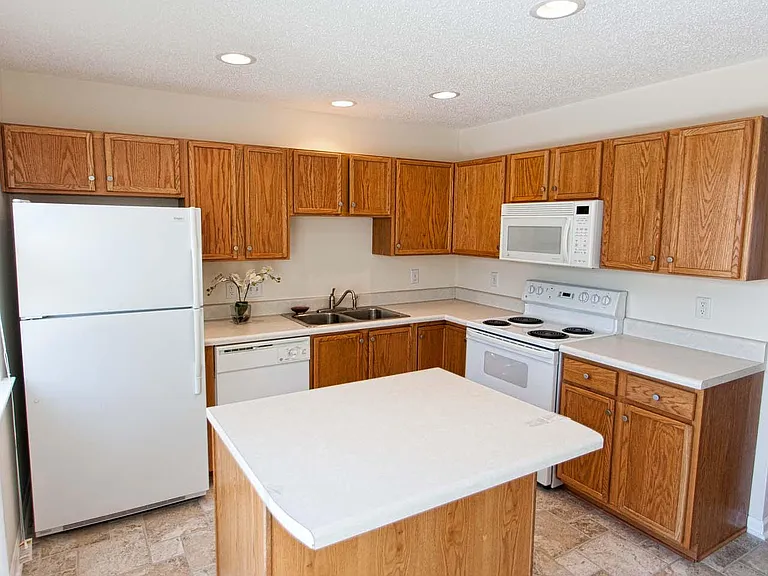 6321 Sweetbay Dr — Photo 5