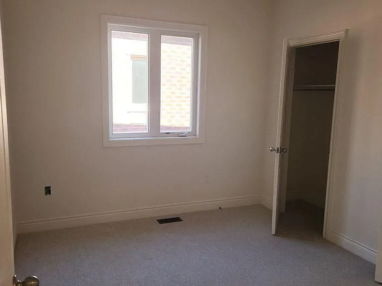 172 Bloomfield Cres — Photo 12