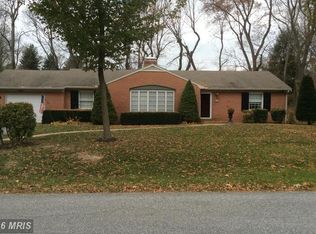 13028 Woodburn Dr, Hagerstown, MD 21742