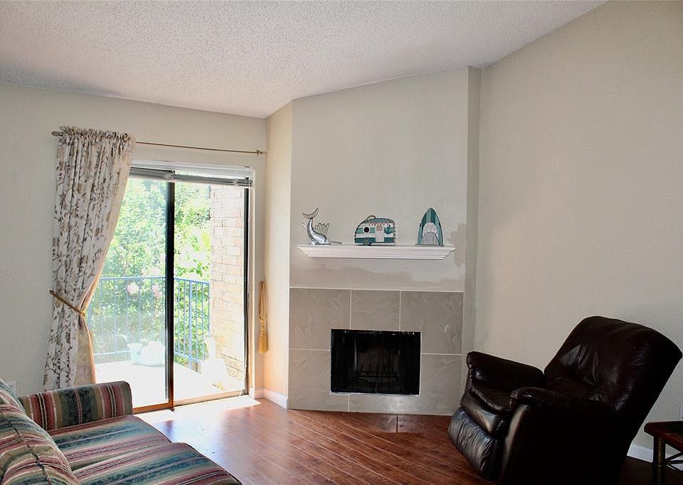 1st image of 7104 N Holiday Dr