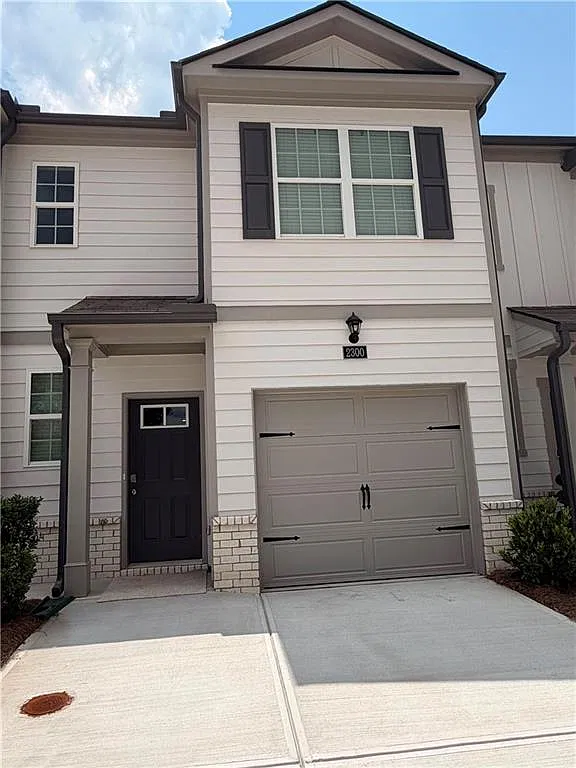 3 bed, 2.5 bath, $2,350 — Photo 1