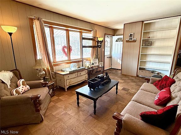 4th image of 20 Silver Globe Rd