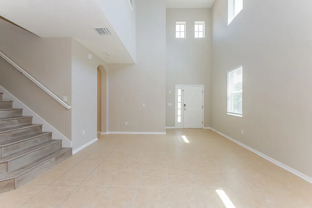 4 bed, 2.5 bath, 2492 sqft, $2,590 — Photo 4