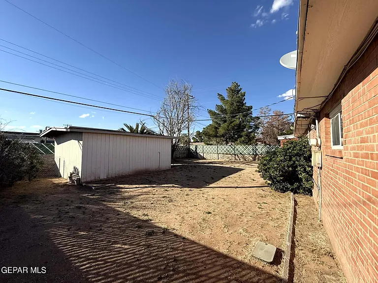 2801 Hawick Rd — Photo 30