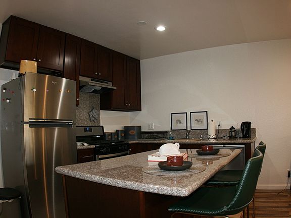 4th image of 719 N Bunker Hill Ave #9