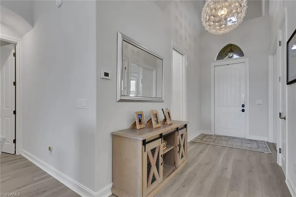 3 bed, 2.0 bath, 1649 sqft, $12,000 — Photo 2