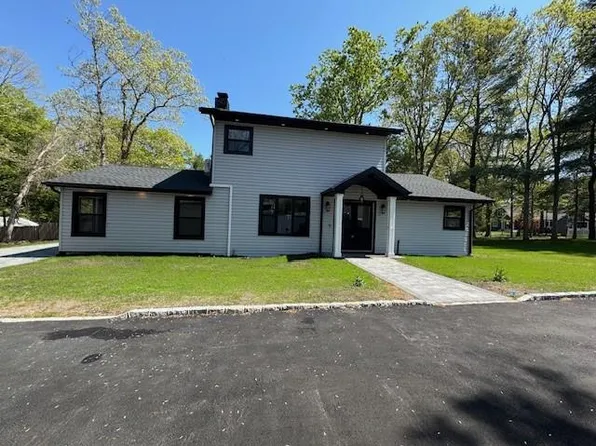 9 Croft Lane, Smithtown, NY 11787