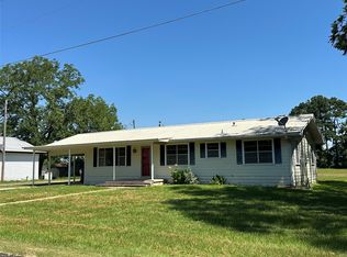 711 Clarksville Rd, Bogata, TX 75417