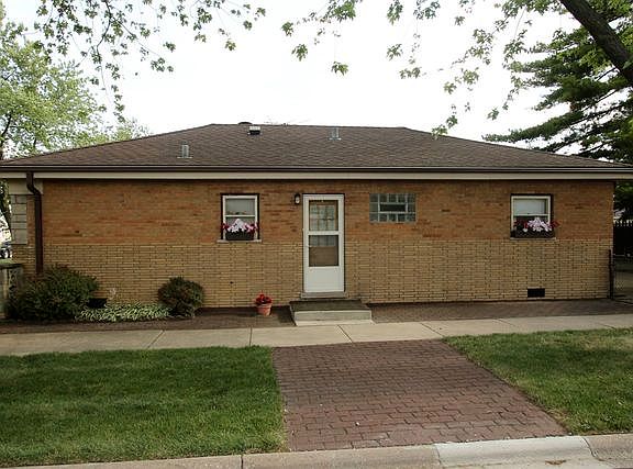 3rd image of 4514 Warsaw Ave