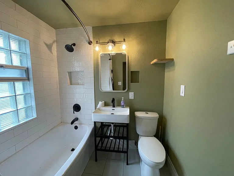 827 Single Ave — Photo 16