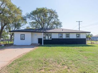 1100 N Missouri St, Shamrock, TX 79079