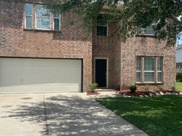 1723 N Highlands Xing, Highlands, TX 77562