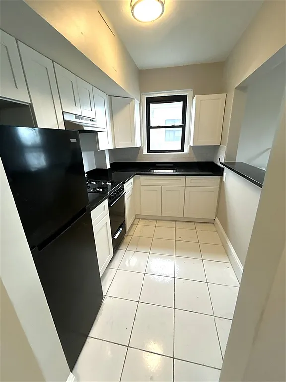 1 bed, 1.0 bath, 700 sqft, $2,200 — Photo 1