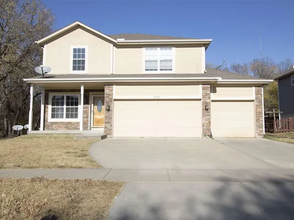 2416 Valley Dr, Junction City, KS 66441