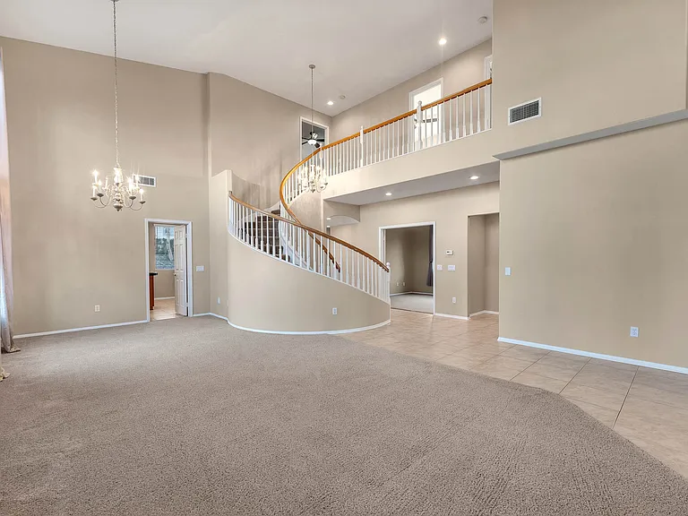 2016 Magpie Ct — Photo 4