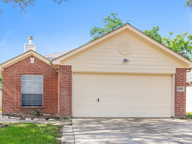 12119 Bowsman Dr — Photo 1