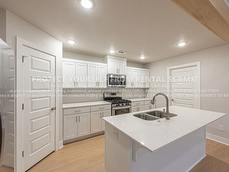 4248 W Cactus Pl — Photo 5