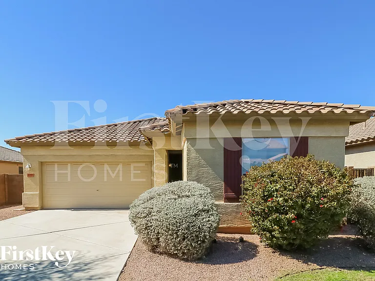 7708 S 68th Dr — Photo 1