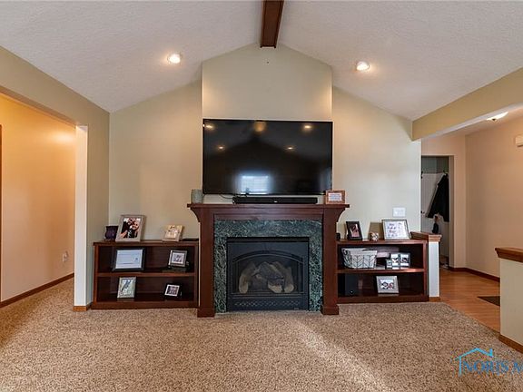 4th image of 930 Orchard Dr