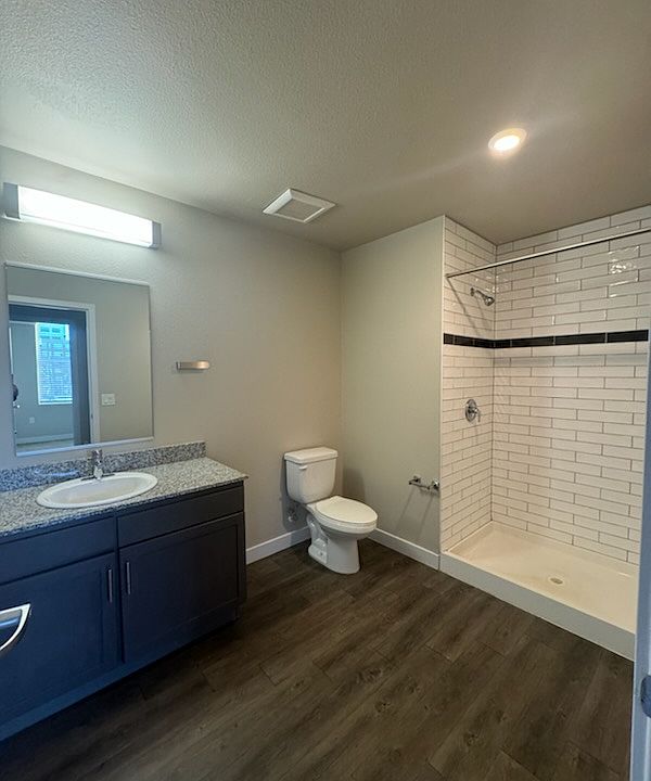 2nd image of 1850 Chestnut Pl APT 430