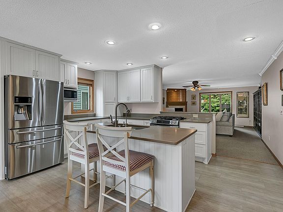 3rd image of 1403 33rd Ave N APT 16