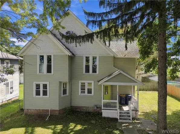 180 Church St, Lockport, NY 14094