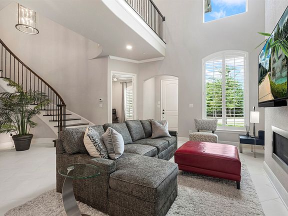 4th image of 7609 Renaissance Blvd