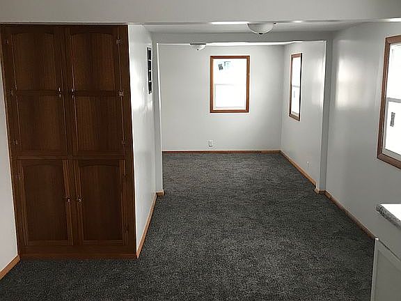 Diningroom off kitchen 