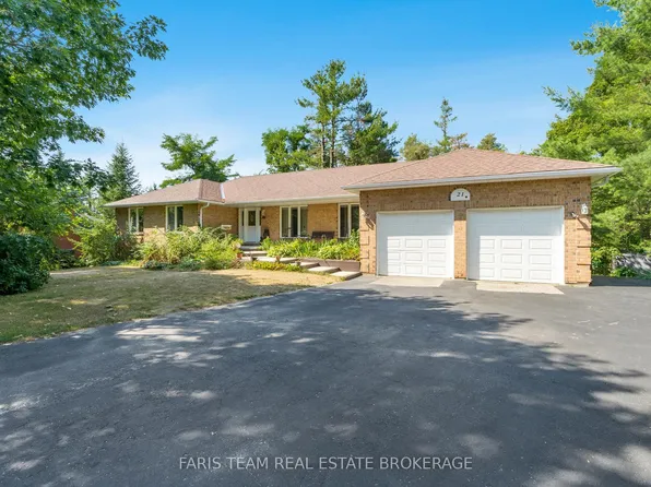 21 Forest Hill Dr, Springwater, ON L9X 0J4