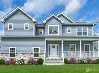 33 Pennsylvania Ave, Waretown, NJ 08758