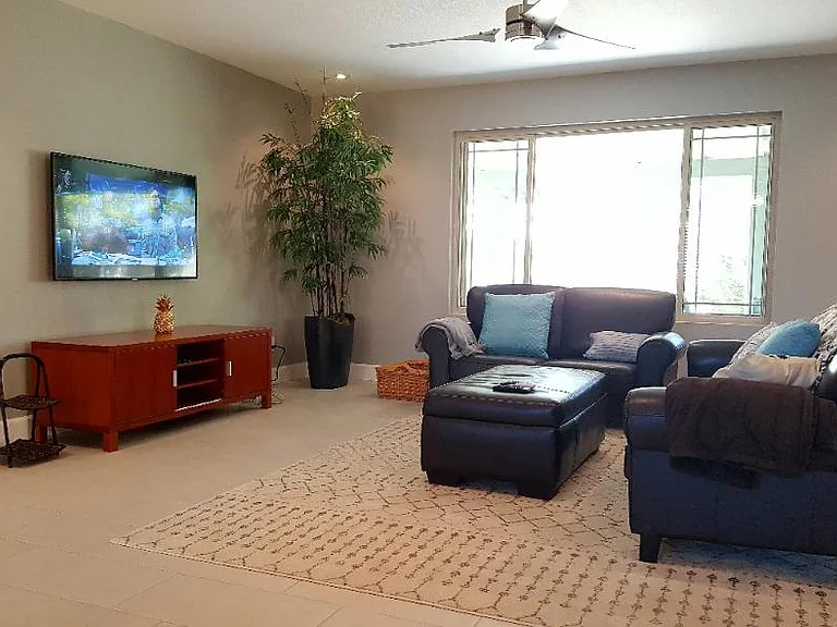 1414 E Chilton Dr — Photo 5
