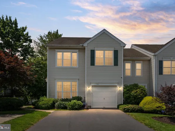 701 Santa Anita Dr, North Wales, PA 19454