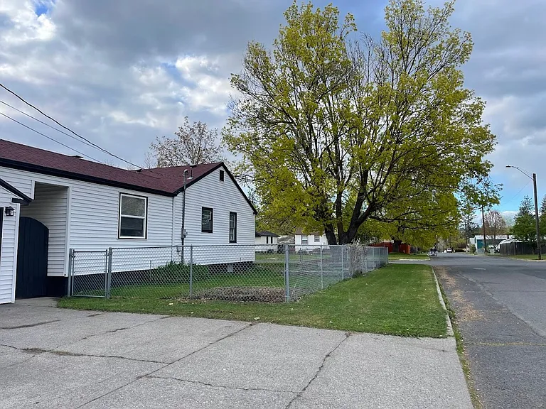 3703 W Rockwell Ave — Photo 45
