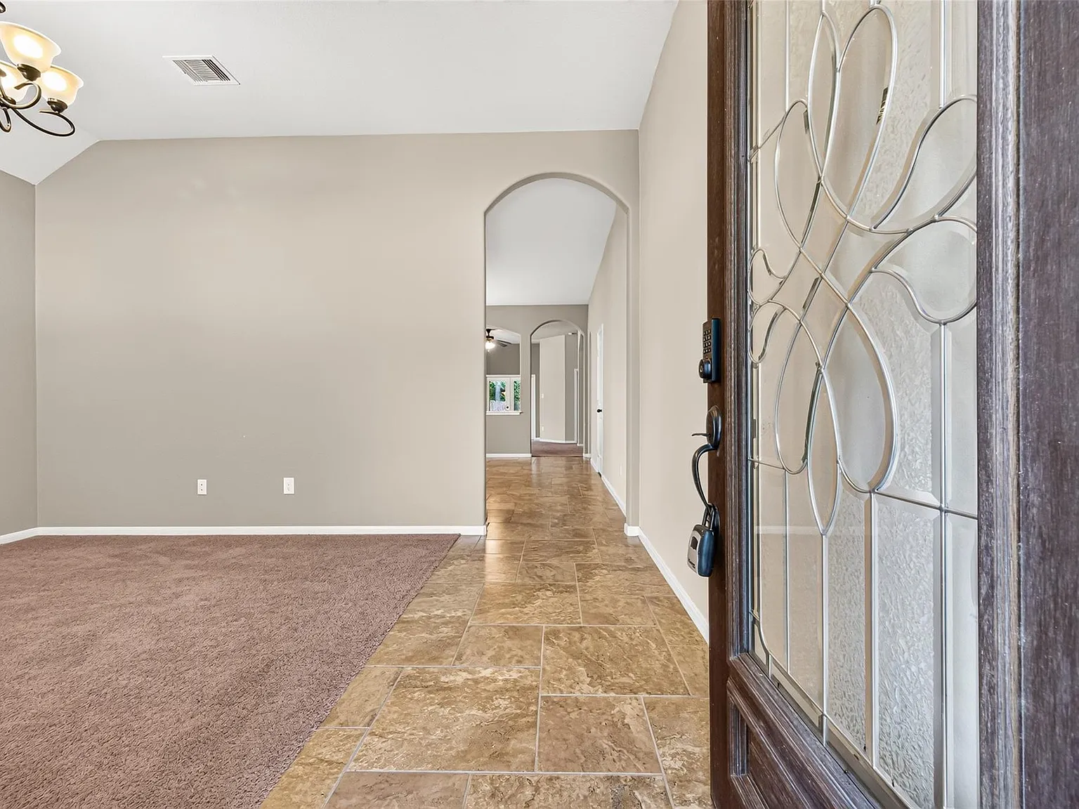 3 bed, 2.0 bath, 1735 sqft, $1,900 — Photo 3