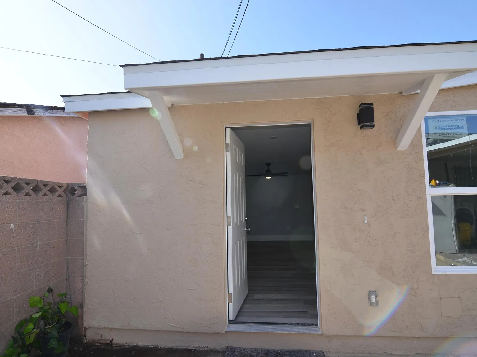 2 bed, 800 sqft, $2,400 — Photo 2