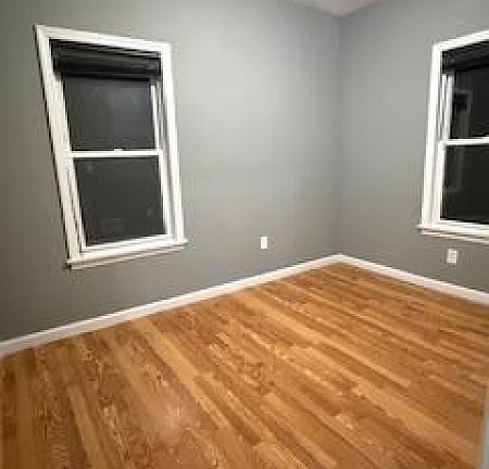 4th image of 380 Halsted St