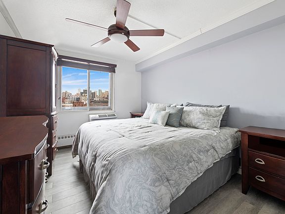 4th image of 299 Pearl St APT 6B