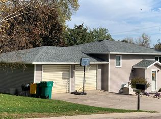 453 Foster St, Big Stone City, SD 57216