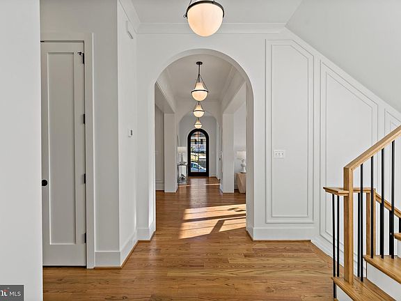 4th image of 5425 Harwood Rd