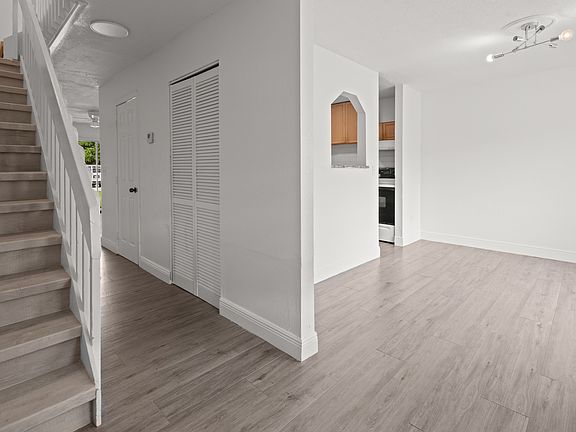 3rd image of 5108 Picadilly Circus Ct #8